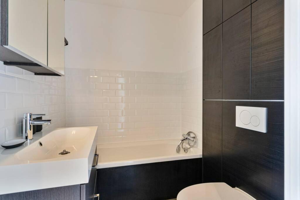 New-York Style Studio Apartment Antwerpen Bagian luar foto